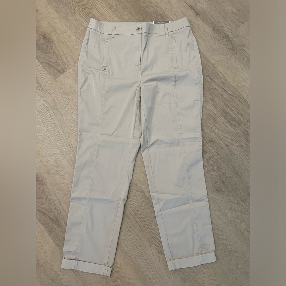 Chico's Ultimate Fit Luxe Twill Utility Crop Pants